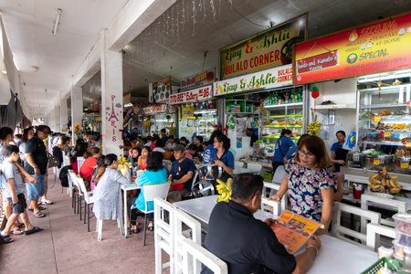 Tagaytay, Philippines - Jun 2, 2018 : People who eat bulalo in the Mahogany market, Tagaytayのeditorial素材