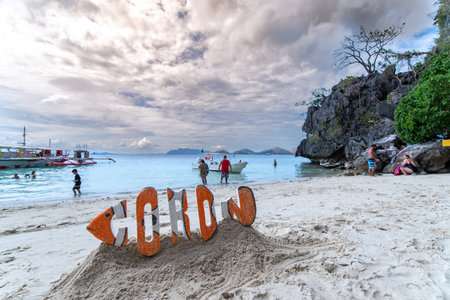 Nov 16,2018 People who take a holiday on the Coron Island beachのeditorial素材
