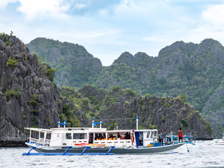 Nov 16, 2018 People who enjoy snorkeling on Coron Island, Palawan, Philippinesのeditorial素材