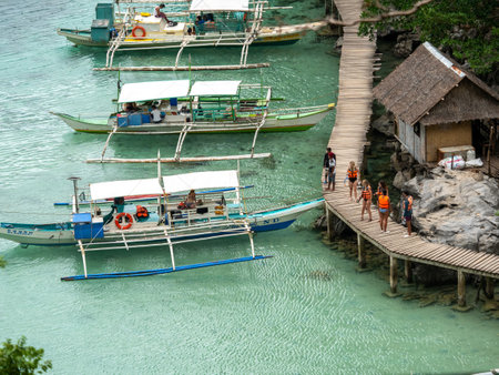 Nov 16, 2018 Tourists visiting the Kayangan lake at Coron Island, Palawan, Philippinesのeditorial素材