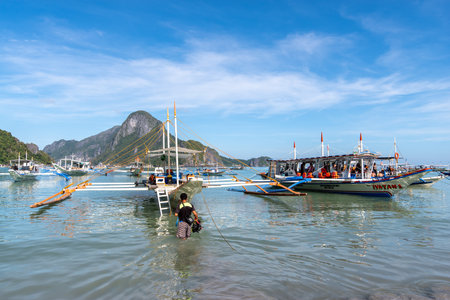 Nov 17,2018 Boats moored at El Nido port, Palawan, Philippinesのeditorial素材