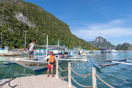 Nov 18,2018 A boat waiting for tourists at El Nido port, Palawan, Philippinesのeditorial素材