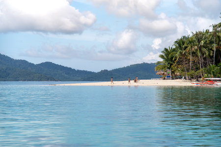 Dec 23,2018 People on vacation on the Inaladelan island, Palawan, Philippinesのeditorial素材