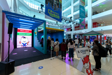 Dec 5 , 2021 People who visited the Korea Travel Fiesta at Ayala Manila Bay Mall, Metro Manila, Philippinesのeditorial素材