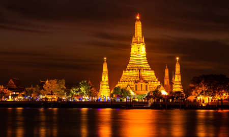 Wat Arun historical park and Chawpraya riverの写真素材