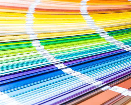 Color wheel for choosing paint tone