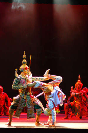 BANGKOK, THAILAND - DECEMBER 1   Khon or supreme Thai mask performance plays in a theatre on December 1, 2005 in Bangkok, Thailand のeditorial素材