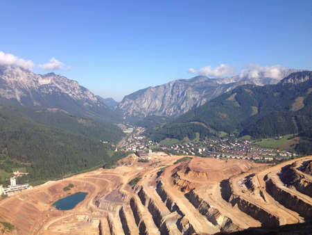 Quarry extracting ironの素材