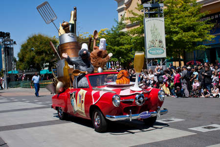 Paris, 1 June 2011: Disney Stars and Cars Paradeのeditorial素材