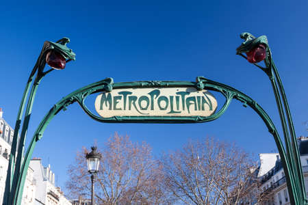 Paris metro signのeditorial素材