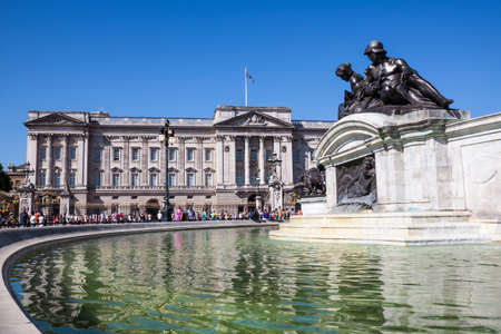 London, England, August 1, 2013 - Buckingham Palace のeditorial素材
