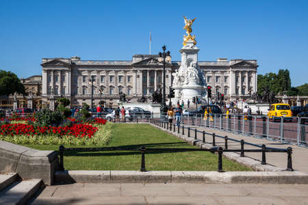 London, England, August 1, 2013 - Buckingham Palace のeditorial素材