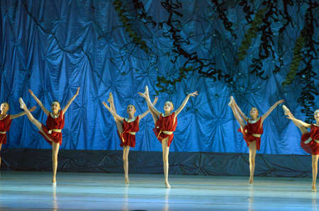 DNIPRO, UKRAINE - JUNE 26, 2016: Unidentified girls, ages 8-10  years old, perform This eternal ballet tale at State Opera and Ballet Theatre.のeditorial素材