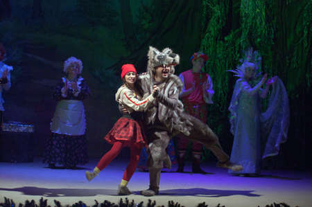 DNIPROPETROVSK, UKRAINE - JANUARY 8, 2016: Incredible Adventures of Ksyusha in dreamland performed by members of the Dnipropetrovsk State Russian Drama Theatre.のeditorial素材