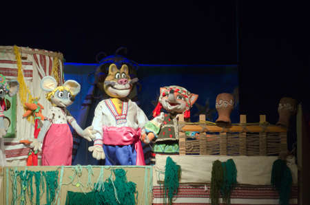 DNIPROPETROVSK, UKRAINE - MAY 9, 2016: Rooster Kozakperformed by members of the Dnipropetrovsk Puppet Theatre.のeditorial素材