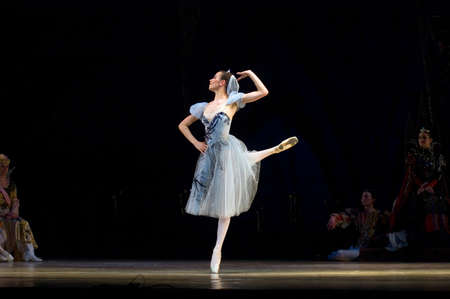 DNEPROPETROVSK, UKRAINE - APRIL 23: Swan Lake ballet performed by Dnepropetrovsk Opera and Ballet Theatre ballet on April 23, 2011 in Dnepropetrovsk, Ukraine.のeditorial素材