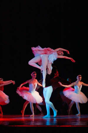 DNEPROPETROVSK, UKRAINE - APRIL 23: Swan Lake ballet performed by Dnepropetrovsk Opera and Ballet Theatre ballet on April 23, 2011 in Dnepropetrovsk, Ukraine.のeditorial素材