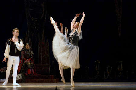 DNEPROPETROVSK, UKRAINE - APRIL 23: Swan Lake ballet performed by Dnepropetrovsk Opera and Ballet Theatre ballet on April 23, 2011 in Dnepropetrovsk, Ukraineのeditorial素材