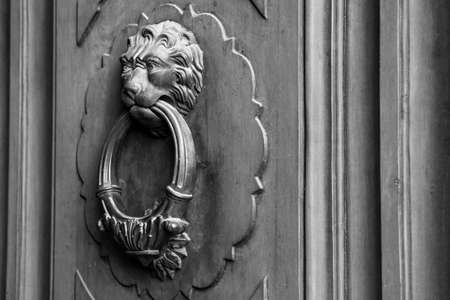 antique metal lion - door knockerの写真素材
