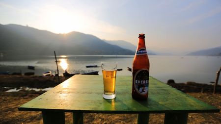 drink time beside Phewa Lakeのeditorial素材