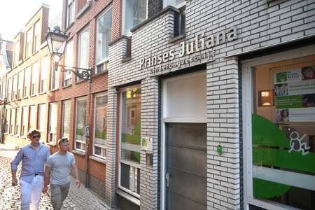 Amsterdam, Netherlands - August 27, 2024:The kindergarten De Kleine Wereld Juliana in Red Light District in the center of Amsterdamのeditorial素材