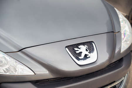Nizhny Novgorod, Russia - September 14, 2016: The grey bonnet, radiator grille a sign logo of the Peugeot Carのeditorial素材