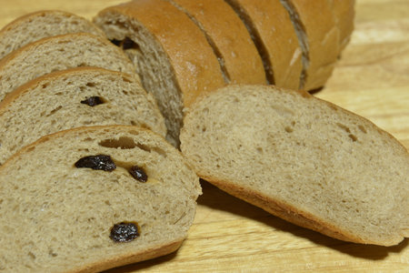 Handmade fresh wholewheat bread with raisin.