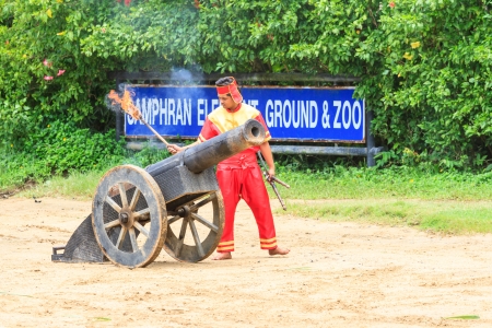 NAKOM PATHOM THAILAND, June 20:  Elephants and Thai warriors performing a show in June 20, 2013 in Nakornpathom, Thailand.のeditorial素材