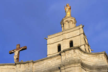 The Popes Palace in Avignon, France:  Notre-Dame des Doms Cathedralのeditorial素材