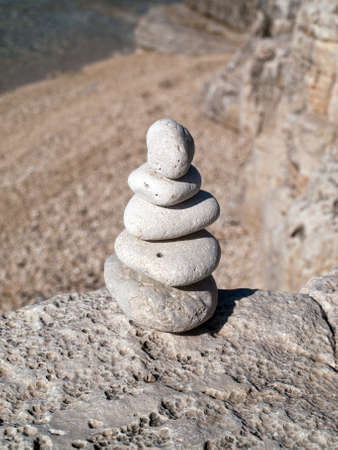 tower of balanced sea stones の写真素材