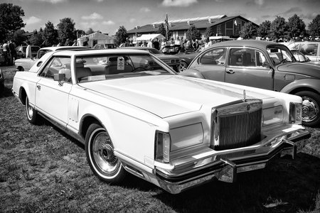 PAAREN IM GLIEN, GERMANY - MAY 19: Personal luxury car Lincoln Continental Mark V (black and white), "The oldtimer show" in MAFZ, May 19, 2013 in Paaren im Glien, Germanyのeditorial素材