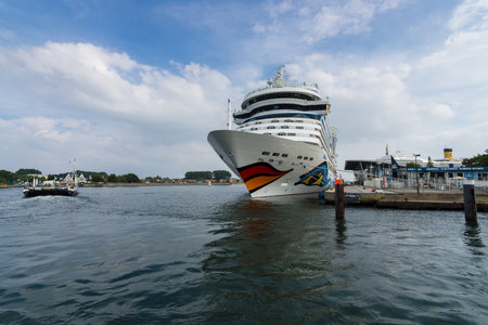 ROSTOCK, GERMANY - AUGUST 02, 2014: AIDAmar at berth Warnemunde. AIDAmar is a Sphinx class cruise ship, length 253 m, capacity of 2686 passengersのeditorial素材