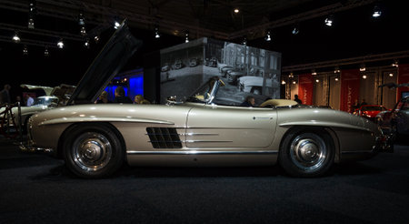 MAASTRICHT, NETHERLANDS - JANUARY 08, 2015: Roadster Mercedes-Benz 300SL (W198). International Exhibition InterClassics & Topmobiel 2015のeditorial素材