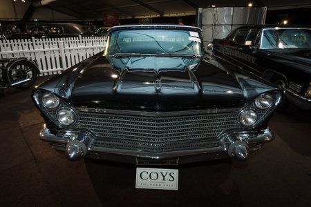 MAASTRICHT, NETHERLANDS - JANUARY 08, 2015: Luxury car Lincoln Continental Mark V, 1960. International Exhibition InterClassics & Topmobiel 2015のeditorial素材