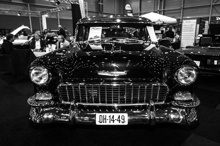 MAASTRICHT, NETHERLANDS - JANUARY 09, 2015: Full-size car Chevrolet Bel Air Coupe, 1955. Black and white. International Exhibition InterClassics & Topmobiel 2015のeditorial素材