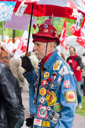 BERLIN - MAY 01, 2015: Members of trade unions and the workers hold a rally on the occasion of Labour Day.のeditorial素材
