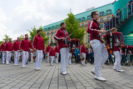 BERLIN - MAY 01, 2015: International Labour Day. Participants in the demonstration musicians Berliner Fanfarenzug.のeditorial素材