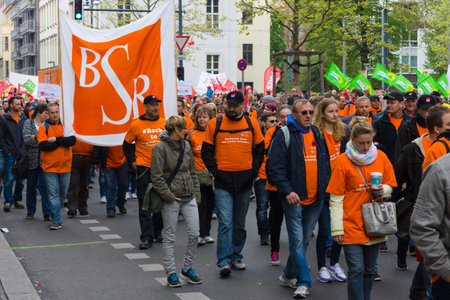 BERLIN - MAY 01, 2015: Members of trade unions and the workers hold a rally on the occasion of Labour Day.のeditorial素材
