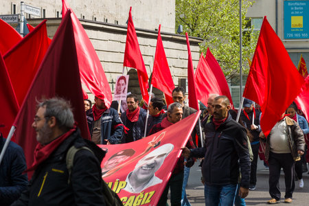BERLIN - MAY 01, 2015: Members of trade unions, workers and employees at the demonstration on the occasion of Labour day.のeditorial素材