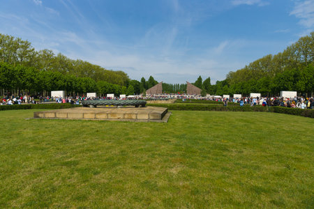 BERLIN - MAY 09, 2015: Victory Day. Soviet War Memorial (Treptower Park)のeditorial素材