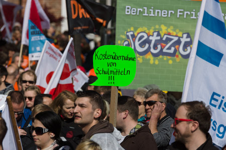BERLIN - MAY 01, 2016: Members of trade unions, workers and employees at the demonstration on the occasion of Labour day.のeditorial素材