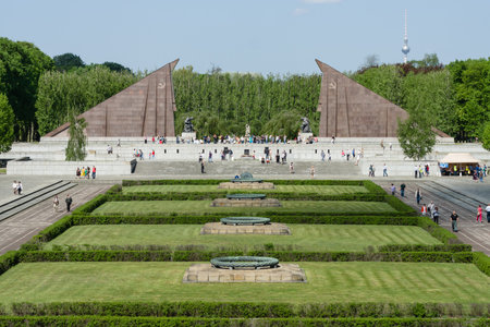 BERLIN - MAY 08, 2016: Victory in Europe Day. Soviet War Memorial and military cemetery in Berlin's Treptower Park.のeditorial素材