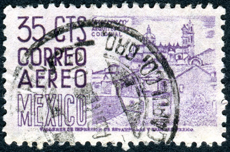 MEXICO - CIRCA 1950: Postage stamp printed in Mexico, depicted Santa Prisca Church in Taxco in the southern state of Guerrero, circa 1950のeditorial素材
