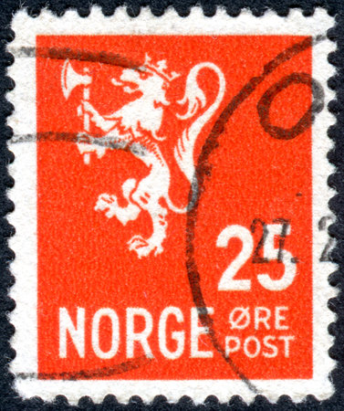 NORWAY - CIRCA 1923: Postage stamp printed in Norway, depicted Lion Rampant, circa 1923のeditorial素材