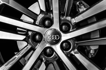 BERLIN - NOVEMBER 09, 2016: Showroom. Wheels and brake parts of compact luxury crossover SUV Audi Q5 sport 2.0 TDI quattro S tronic. Produced since 2016.のeditorial素材