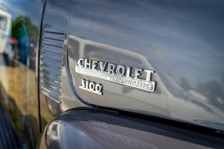 PAAREN IM GLIEN, GERMANY - MAY 19, 2018: Emblem of the pickup truck Chevrolet Advance Design 3100 Thriftmaster, 1949. Die Oldtimer Show 2018.のeditorial素材