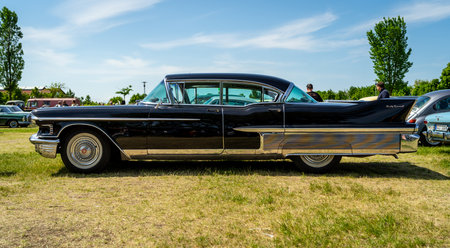 PAAREN IM GLIEN, GERMANY - MAY 19, 2018: Full-size luxury car Cadillac Sixty Special, 1958. Die Oldtimer Show 2018.のeditorial素材