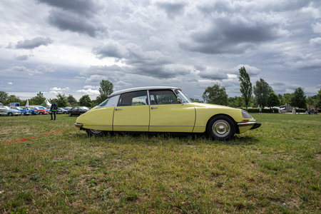 PAAREN IM GLIEN, GERMANY - JUNE 08, 2019: Executive car Citroen DS. Die Oldtimer Show 2019.のeditorial素材