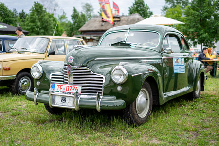 PAAREN IM GLIEN, GERMANY - JUNE 08, 2019: Full-size car Buick Super coupe. Die Oldtimer Show 2019.のeditorial素材