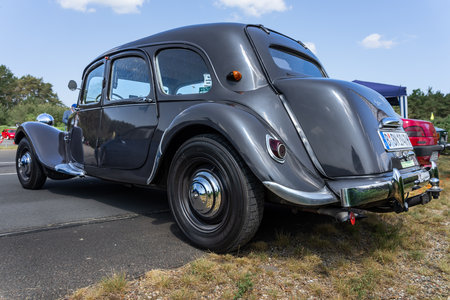LINTHE, GERMANY - MAY 27, 2023: The executive  car Citroen Traction Avant, 1947. Rear view. Die Oldtimer Show 2023.のeditorial素材